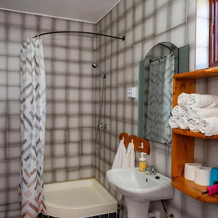 Cozy In Novigrad With House Sea View Apartmán