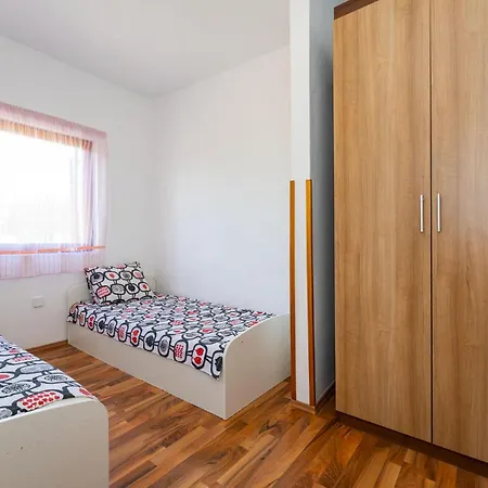 Awesome In Novigrad With Kitchen * Novigrad (Dalmatia)