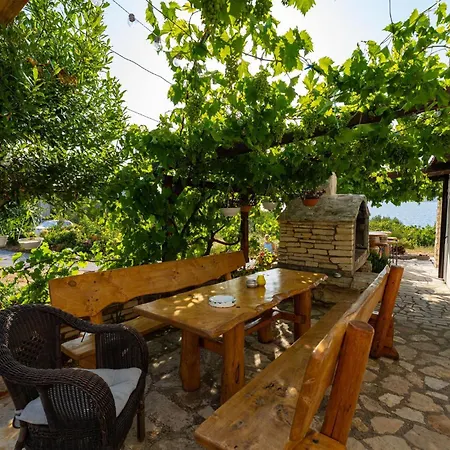 Cozy In Novigrad With House Sea View Apartmán