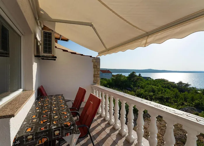Apartman 2 Bedroom Lovely In Novigrad