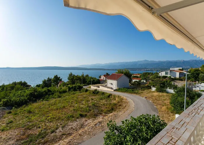 2 Bedroom Lovely In Novigrad *