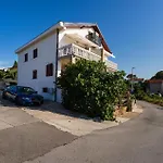 Cozy In Novigrad With House Sea View Apartment *