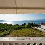 Apartment Cozy In Novigrad With House Sea View