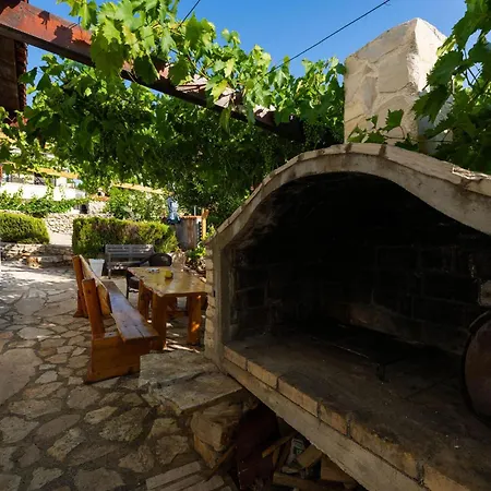 Cozy In Novigrad With House Sea View