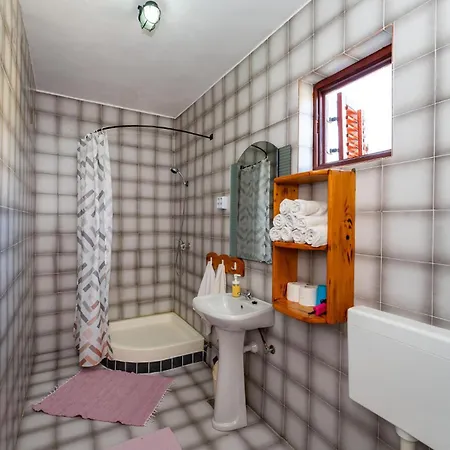 Cozy In Novigrad With House Sea View Διαμέρισμα