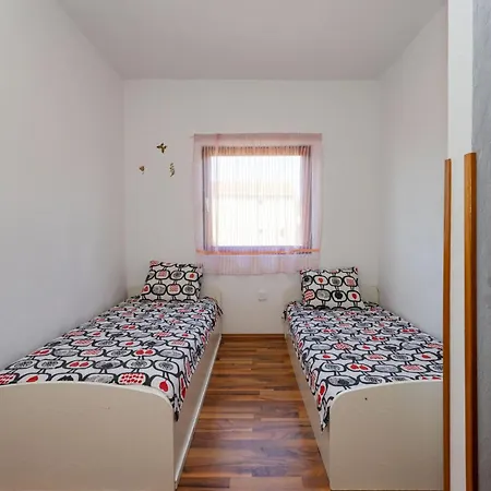 Διαμέρισμα Cozy In Novigrad With House Sea View *