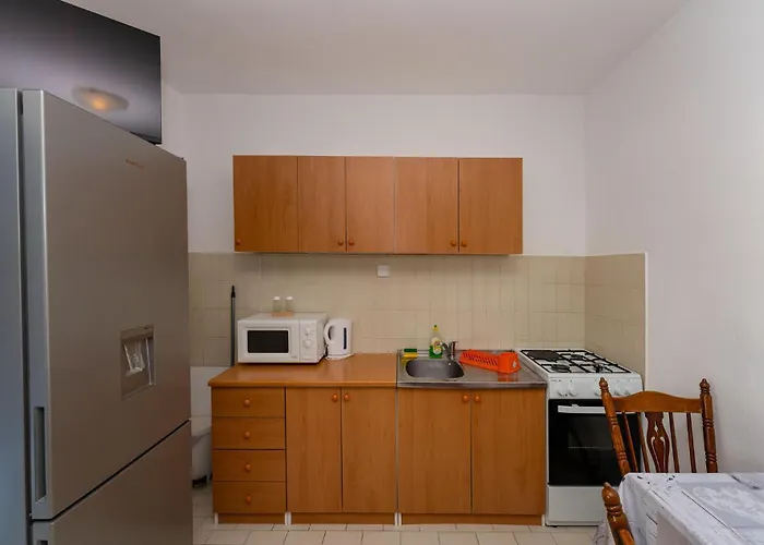 2 Bedroom Lovely In Novigrad Apartmán *